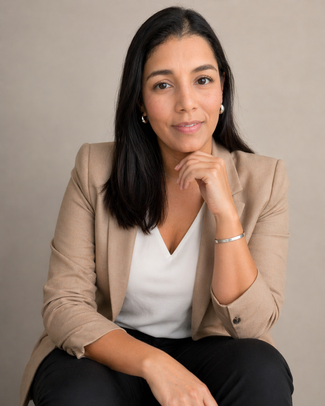 María Graciela Henríquez R., creadora de Vacía tu Cerebro, con expresión serena.